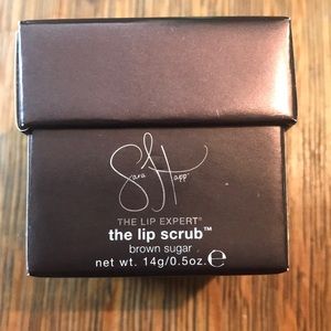 Sara Happ lip scrub